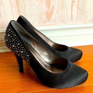 Lady’s 4.5 size heels